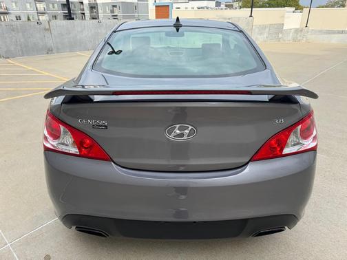 2011 Hyundai Genesis Coupe 3.8 Track