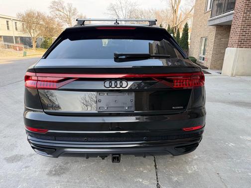 Mythos Black Metallic 2023 Audi Q8 55 Prestige