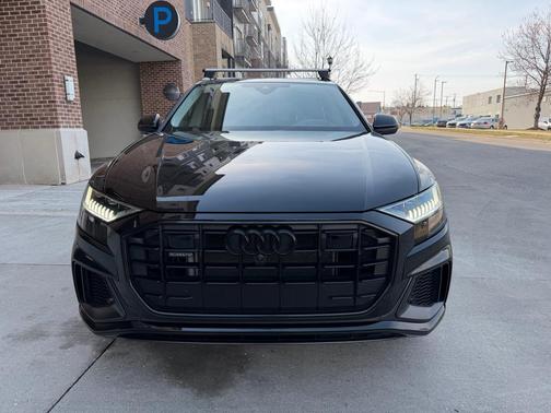 Mythos Black Metallic 2023 Audi Q8 55 Prestige
