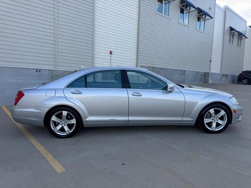 2011 Mercedes-Benz S-Class S550