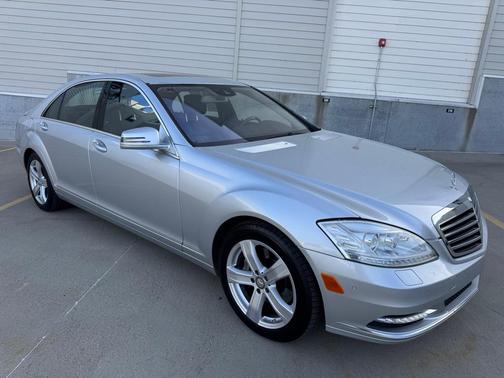 2011 Mercedes-Benz S-Class S550