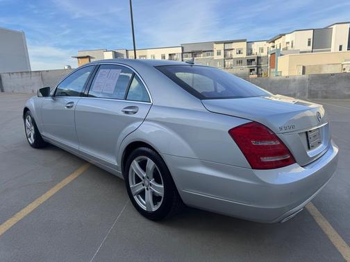 2011 Mercedes-Benz S-Class S550