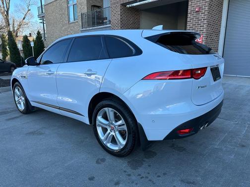 Polaris White 2017 Jaguar F-PACE 20d R-Sport