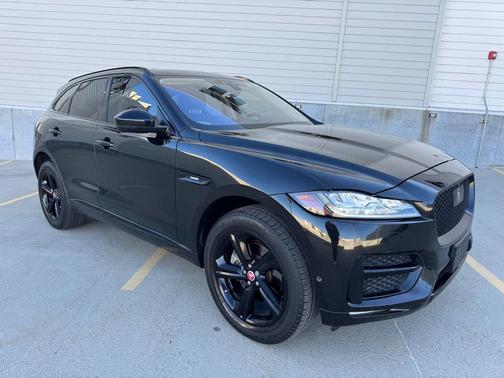 2017 Jaguar F-PACE 35t R-Sport