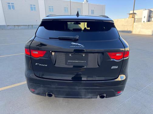 2017 Jaguar F-PACE 35t R-Sport