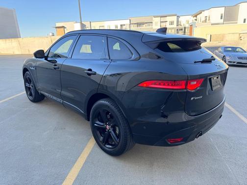 2017 Jaguar F-PACE 35t R-Sport
