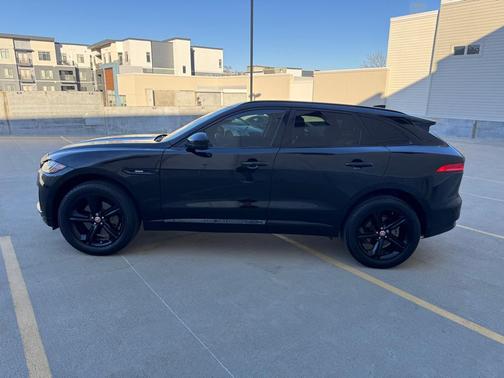 2017 Jaguar F-PACE 35t R-Sport
