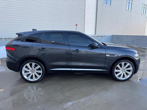 2017 Jaguar F-PACE S