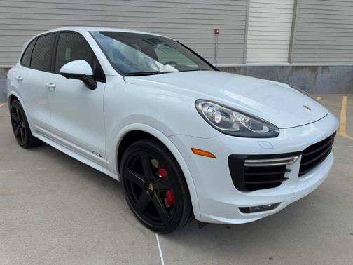 2017 Porsche Cayenne GTS