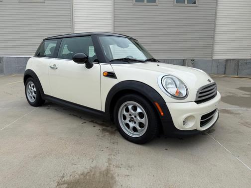 WHITE 2012 MINI Cooper Base
