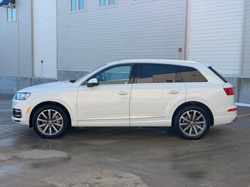 2019 Audi Q7 55 Premium Plus