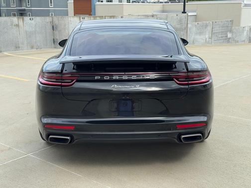 2020 Porsche Panamera BASE