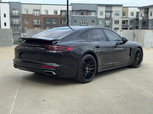 2020 Porsche Panamera BASE