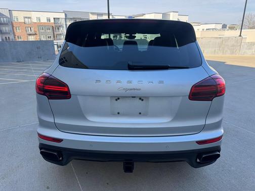 2016 Porsche Cayenne Cayenne