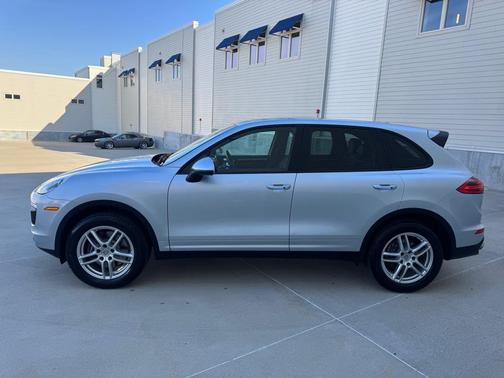 2016 Porsche Cayenne Cayenne
