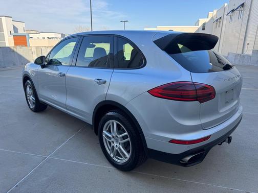 2016 Porsche Cayenne Cayenne