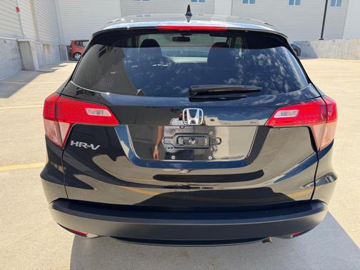 Crystal Black Pearl 2018 Honda HR-V EX