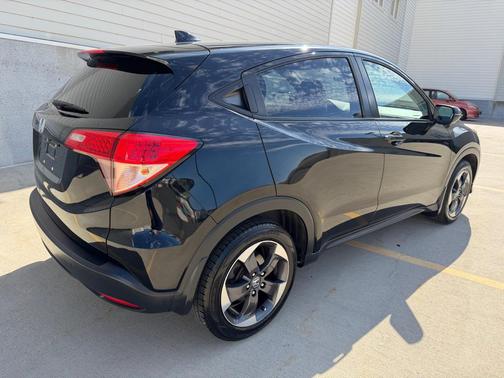 Crystal Black Pearl 2018 Honda HR-V EX