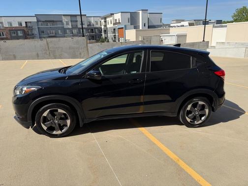 Crystal Black Pearl 2018 Honda HR-V EX