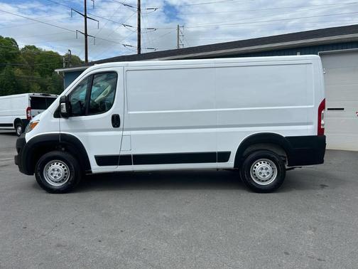 White 2025 RAM ProMaster 2500 Base