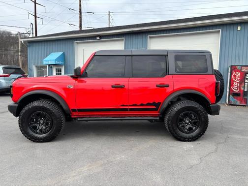 Red 2022 Ford Bronco Wildtrak