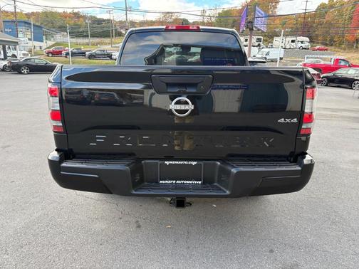 2022 Nissan Frontier S
