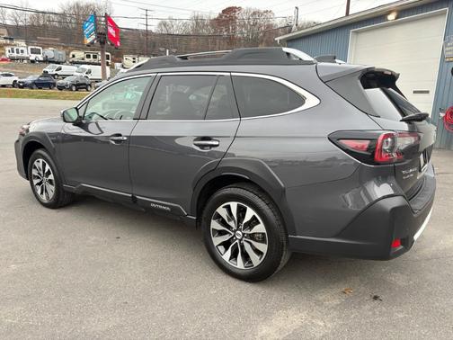 2024 Subaru Outback Touring XT