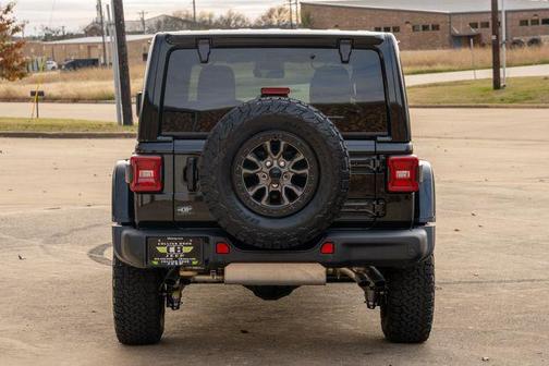 Photo 5 of 32 of 2023 Jeep Wrangler Rubicon 392