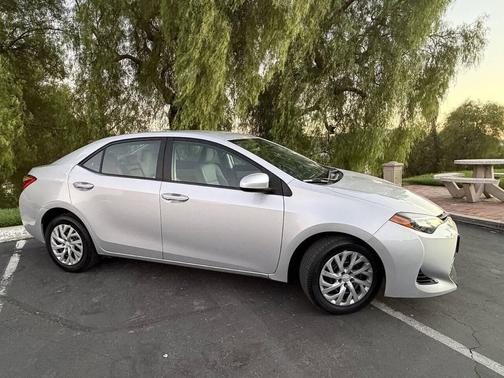 Classic Silver Metallic 2019 Toyota Corolla LE