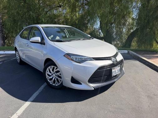 Classic Silver Metallic 2019 Toyota Corolla LE