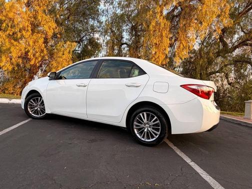 Super White 2015 Toyota Corolla L