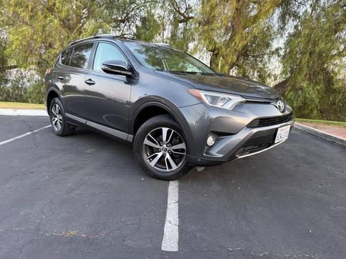 Magnetic Gray Metallic 2016 Toyota RAV4 XLE