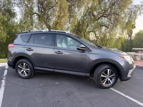 Magnetic Gray Metallic 2016 Toyota RAV4 XLE