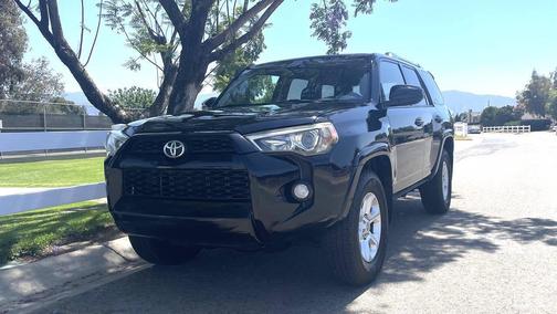 Midnight Black Metallic 2016 Toyota 4Runner SR5