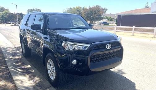Midnight Black Metallic 2016 Toyota 4Runner SR5