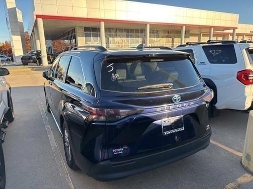 2024 Toyota Sienna XLE