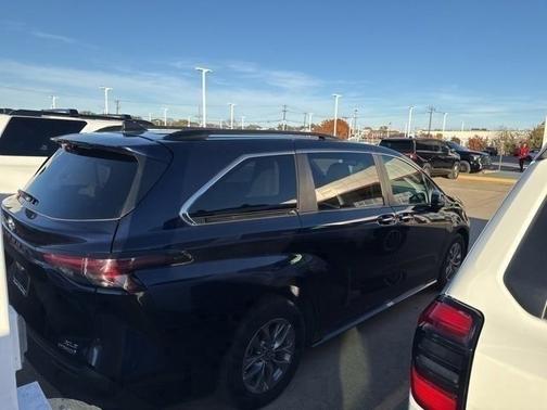 2024 Toyota Sienna XLE
