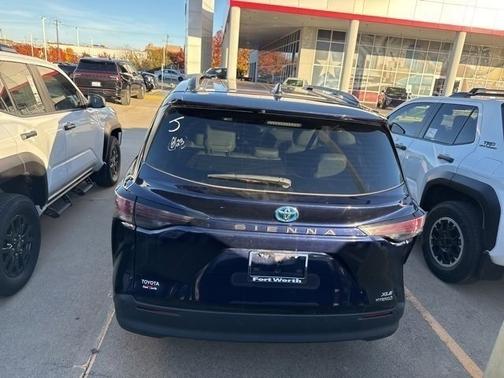 2024 Toyota Sienna XLE