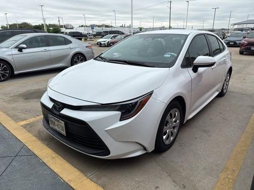 Ice Cap 2025 Toyota Corolla LE