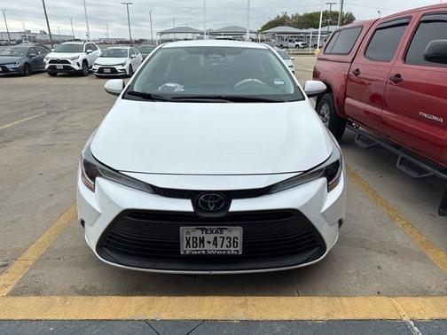 Ice Cap 2025 Toyota Corolla LE