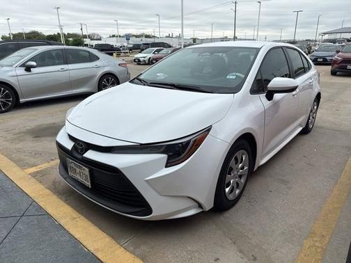 Ice Cap 2025 Toyota Corolla LE