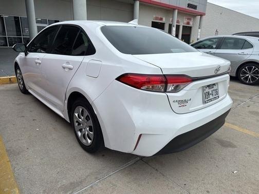 Ice Cap 2025 Toyota Corolla LE