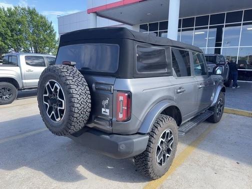 Carbonized Gray Metallic 2022 Ford Bronco Outer Banks