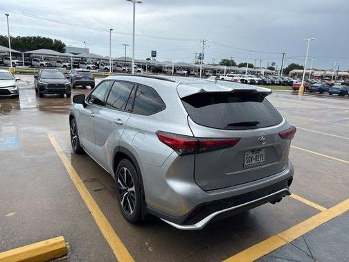 2022 Toyota Highlander XSE
