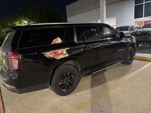 2023 Chevrolet Suburban LS