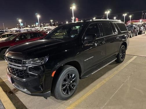 2023 Chevrolet Suburban LS