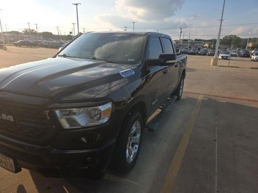 Diamond Black Crystal Pearlcoat 2022 RAM 1500 Big Horn/Lone Star