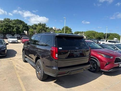 Dark Matter Gray Metallic 2025 Ford Expedition Tremor