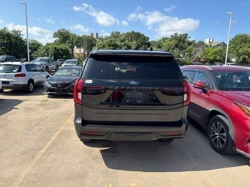Dark Matter Gray Metallic 2025 Ford Expedition Tremor