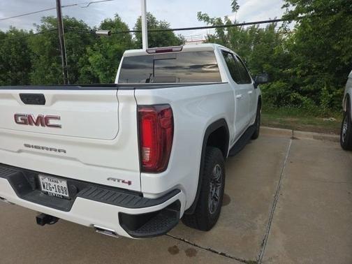 Summit White 2022 GMC Sierra 1500 AT4